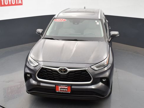 Used 2022 Toyota Highlander XLE image 27