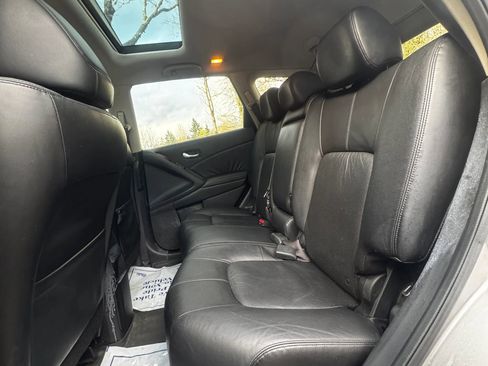 Used 2010 Nissan Murano LE w/ Navigation Pkg image 13