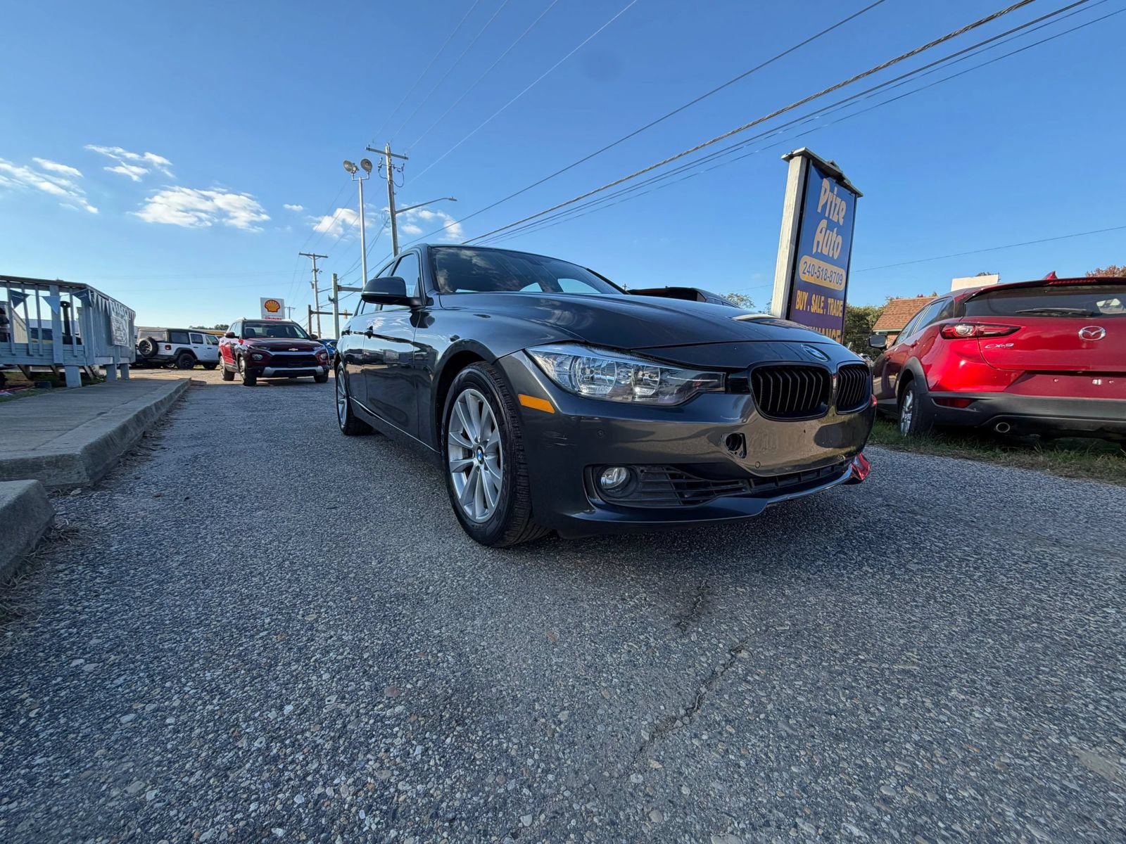 Used 2017 BMW 320i xDrive Sedan w/ Driver Assistance Package AWD/4WD image 7