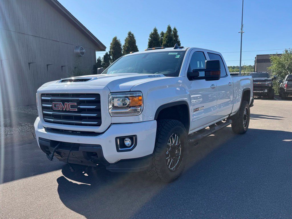 Used 2019 GMC Sierra 2500 SLT w/ All Terrain HD Package AWD/4WD image 2