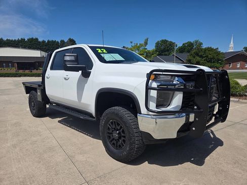 Used 2022 Chevrolet Silverado 2500 LT w/ Fleet Comfort Package AWD/4WD image 2