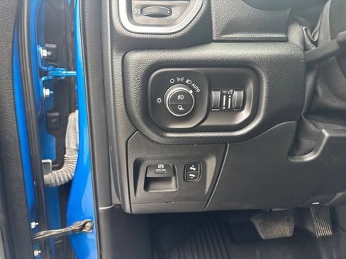 Used 2022 RAM 1500 Laramie w/ Sport Appearance Package AWD/4WD image 11