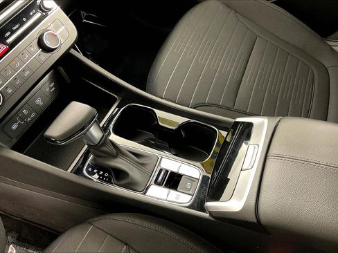 Certified 2025 Hyundai Santa Cruz SE image 20