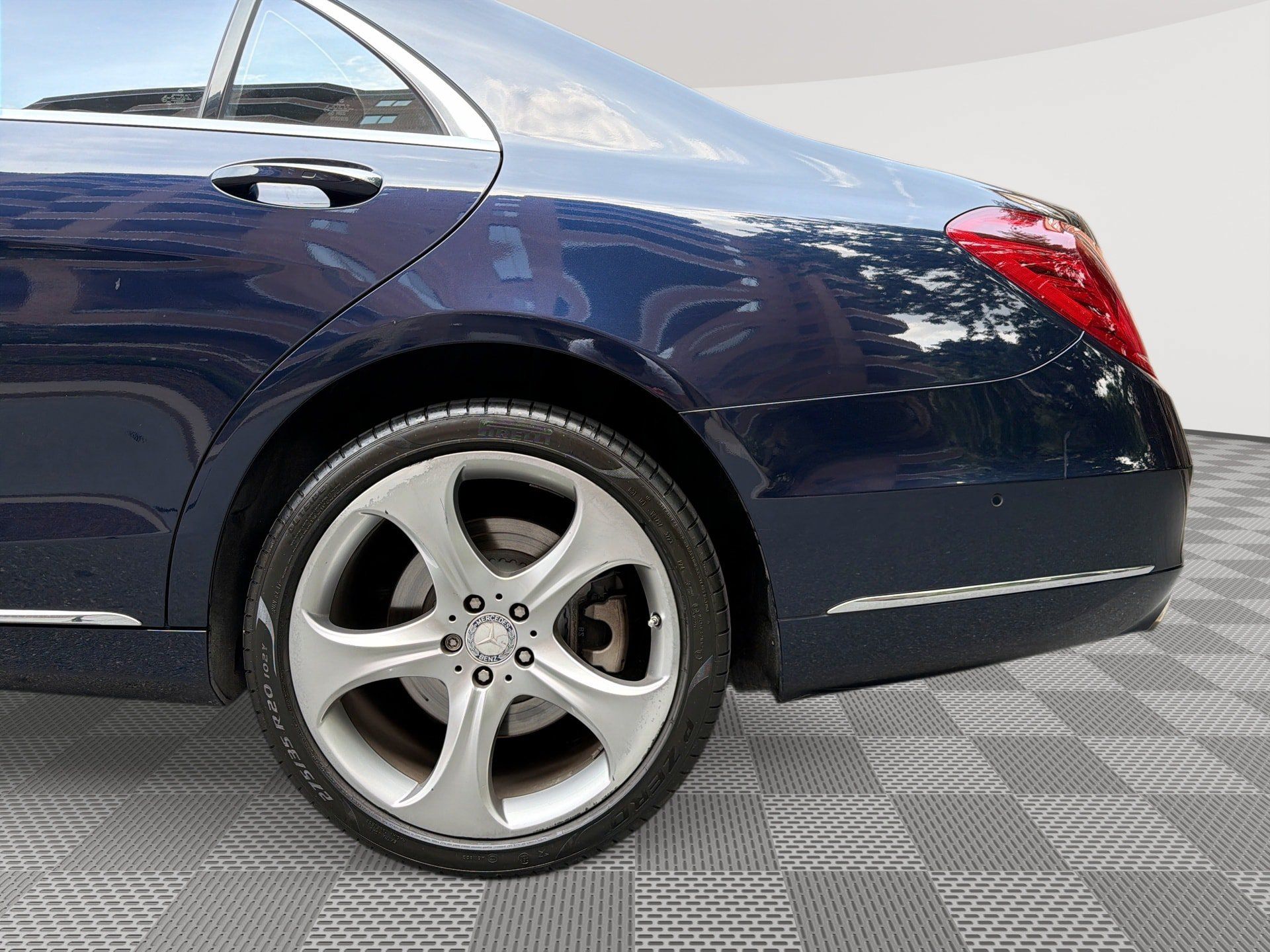 Used 2015 Mercedes-Benz S 550 Sedan image 29