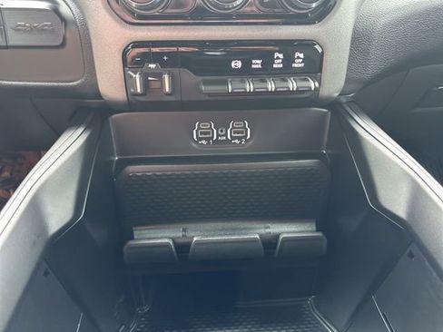 Used 2024 RAM 2500 Big Horn w/ Night Edition AWD/4WD image 17