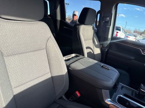 Used 2025 Chevrolet Silverado 1500 LT AWD/4WD image 32
