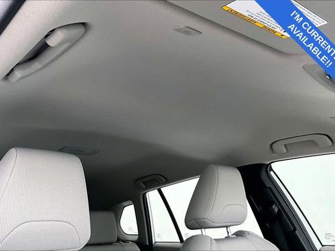 Used 2025 Toyota Corolla Cross L image 22