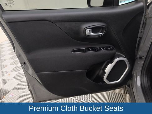 Used 2019 Jeep Renegade Latitude image 28