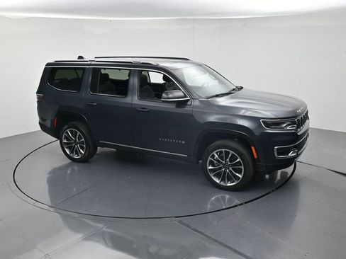 Used 2025 Jeep Wagoneer Series III w/ Premium Group I AWD/4WD image 46