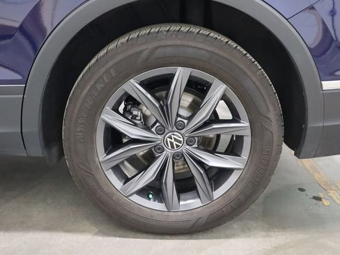 Used 2022 Volkswagen Tiguan SE image 35