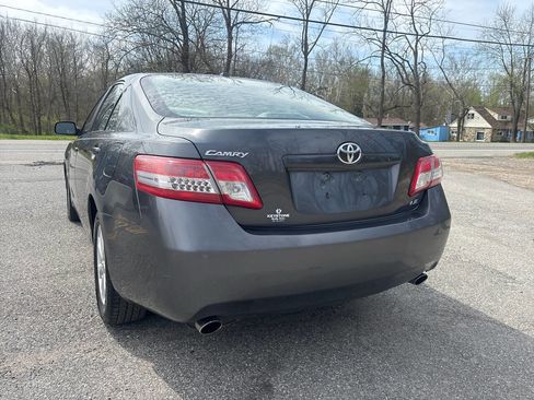 Used 2010 Toyota Camry XLE FWD image 13