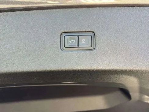 Used 2021 Audi Q8 Prestige image 42