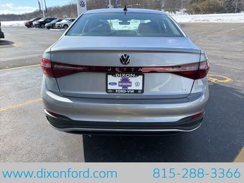 New 2025 Volkswagen Jetta SE image 6