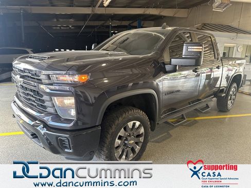 Used 2024 Chevrolet Silverado 2500 Custom w/ Custom Value Package image 1