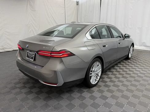 Used 2024 BMW 530i xDrive AWD/4WD image 5