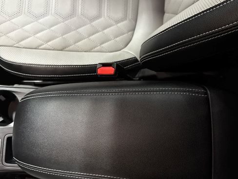 Used 2023 Ford Escape SE w/ PHEV Premium Package image 18