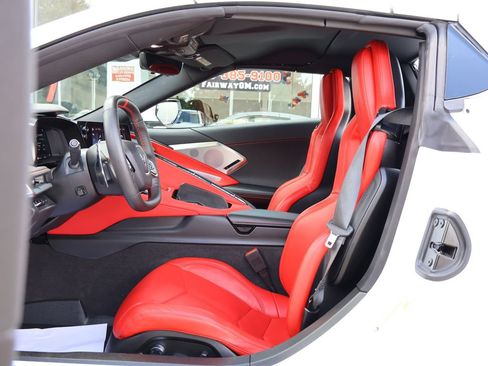 Used 2024 Chevrolet Corvette Stingray Preferred Conv w/ Z51 Performance Package RWD image 11