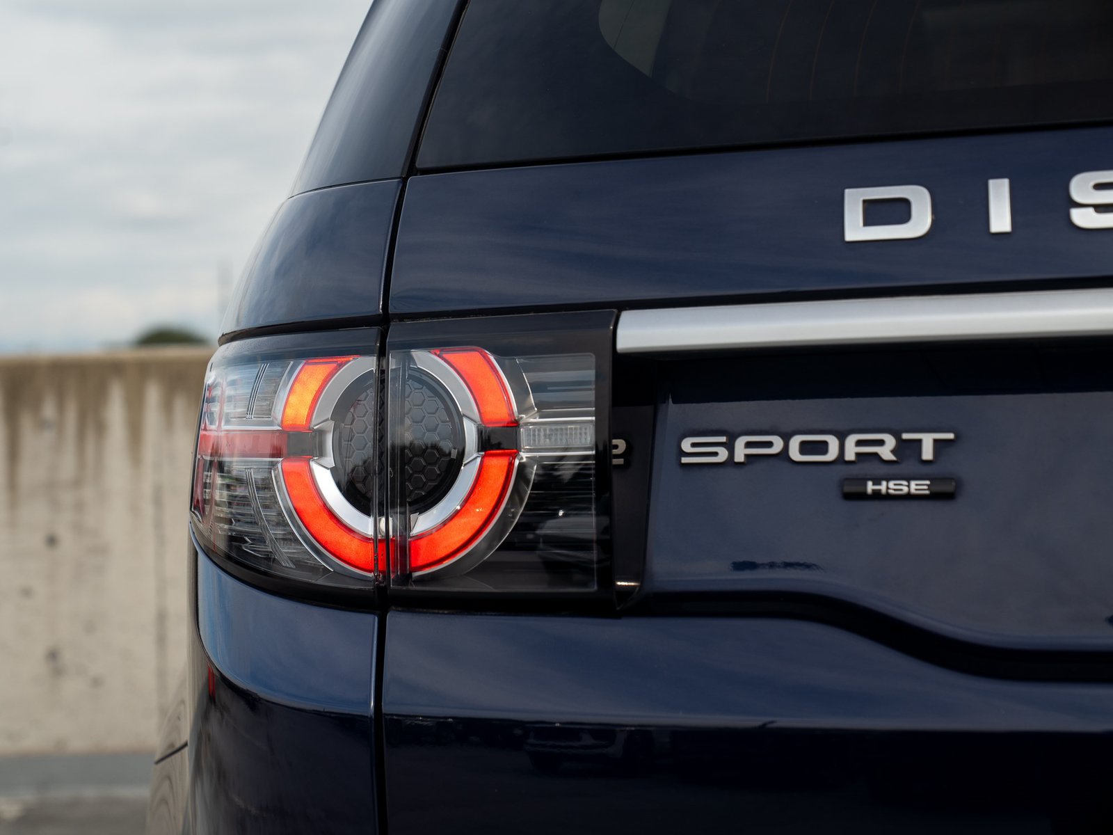 Used 2019 Land Rover Discovery Sport HSE Luxury AWD/4WD image 11
