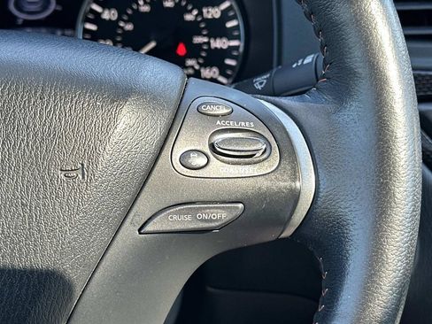 Used 2020 Nissan Pathfinder SL AWD/4WD image 37