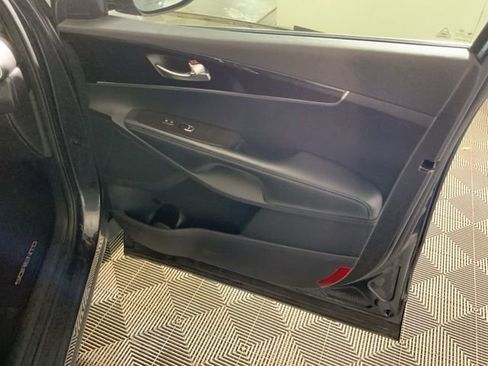 Used 2018 Kia Sorento AWD image 27