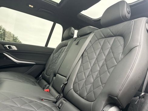 Certified 2024 BMW X7 xDrive40i w/ M Sport Package image 24