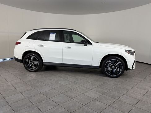 Used 2024 Mercedes-Benz GLC 300 4MATIC image 8