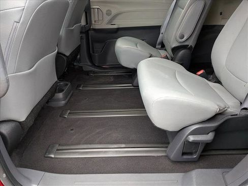 Certified 2023 Toyota Sienna XLE image 17