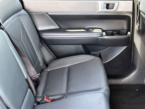 Used 2025 Hyundai Santa Fe SEL FWD image 10