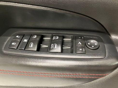 Used 2017 Jeep Grand Cherokee Trailhawk w/ Trailhawk Luxury Group AWD/4WD image 23