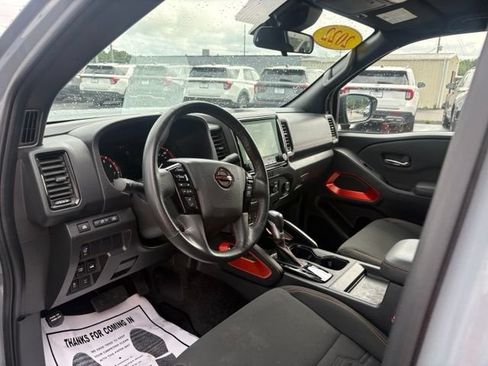 Used 2023 Nissan Frontier PRO-4X w/ Technology Package AWD/4WD image 3