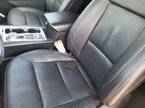 Used 2020 Ford Explorer XLT w/ Comfort Package AWD/4WD image 15
