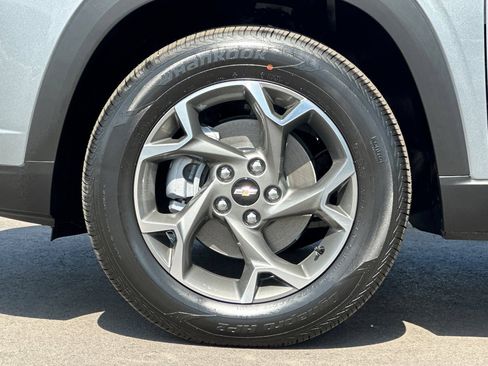 New 2026 Chevrolet Trax LT w/ Driver Confidence Package FWD image 25