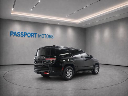 Used 2023 Jeep Wagoneer 2WD w/ Convenience Group I image 4