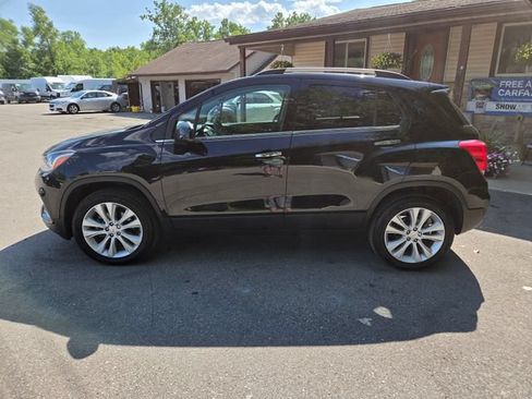 Used 2020 Chevrolet Trax Premier w/ LPO, Cargo Package AWD/4WD image 3