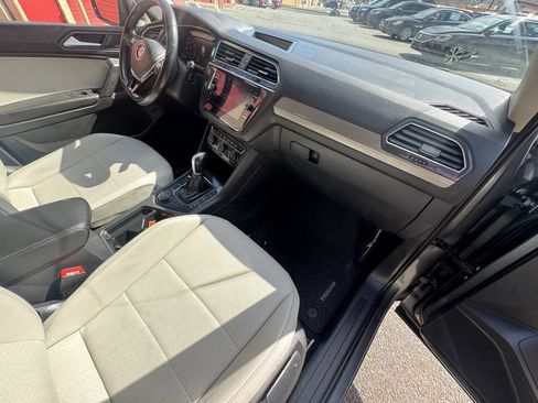 Used 2019 Volkswagen Tiguan SEL AWD/4WD image 30