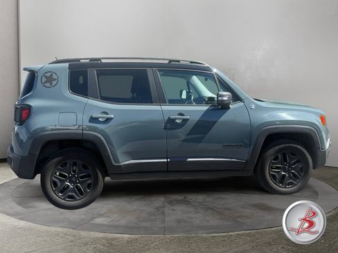 Used 2017 Jeep Renegade Trailhawk AWD/4WD image 8