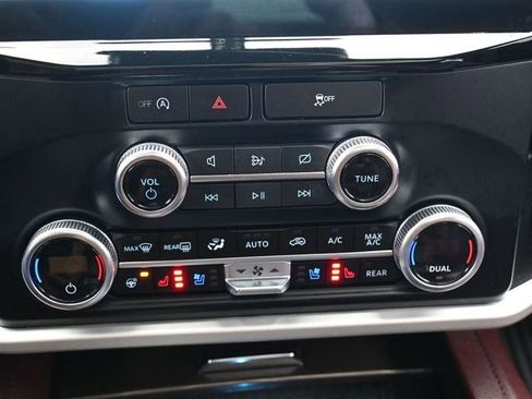 Used 2024 Ford Expedition Limited image 21