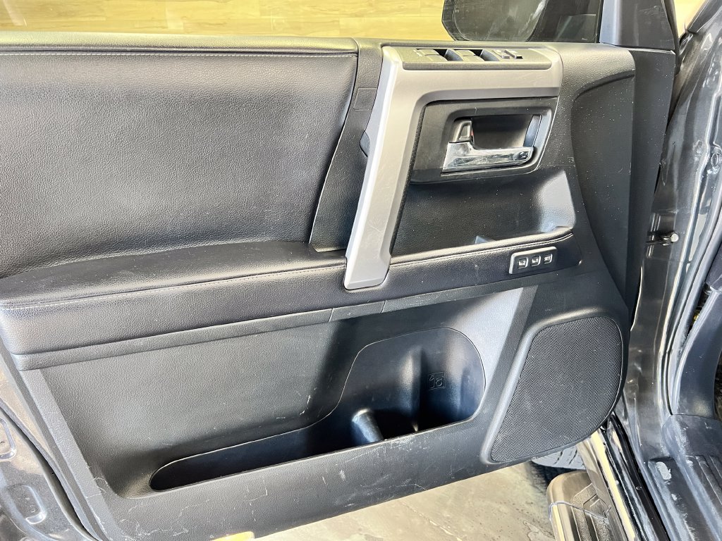 Used 2019 Toyota 4Runner Limited AWD/4WD image 26