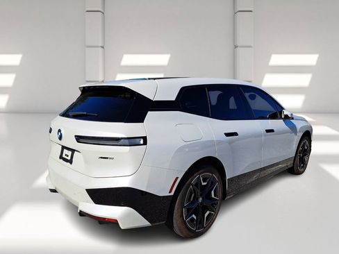 Used 2025 BMW iX xDrive50 w/ Premium Package image 5