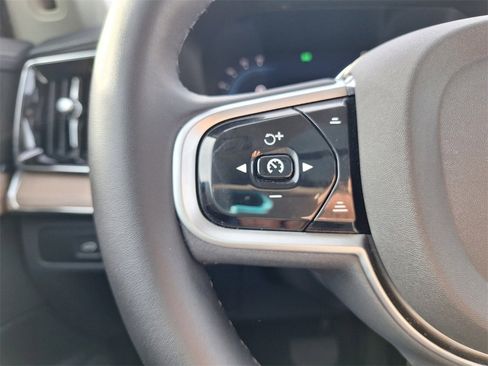 Used 2025 Volvo XC90 B6 Plus image 22