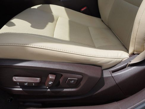 Used 2017 Lexus ES 350 w/ Premium Package image 24