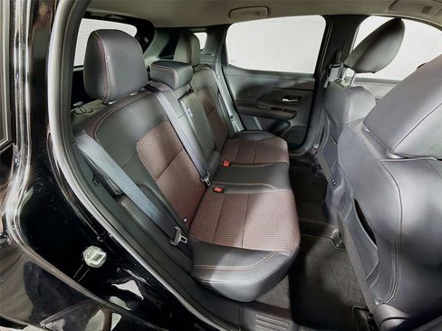 Used 2025 Nissan Kicks SR AWD/4WD image 24