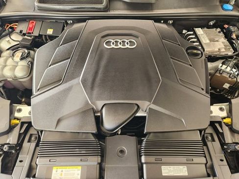 Used 2021 Audi Q8 Premium Plus w/ Premium Plus Package AWD/4WD image 31