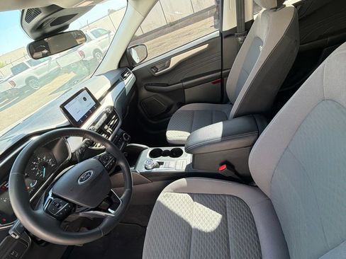 Used 2022 Ford Escape SE w/ Cold Weather Package AWD/4WD image 8