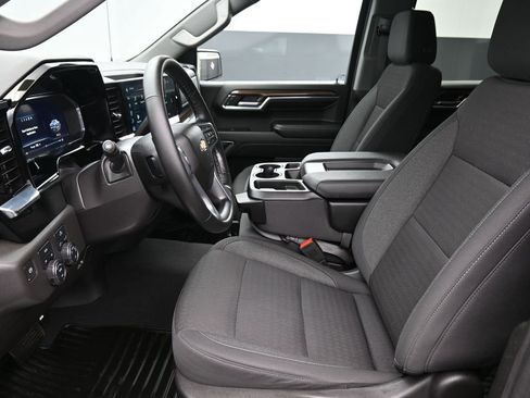 Used 2024 Chevrolet Silverado 1500 LT image 10