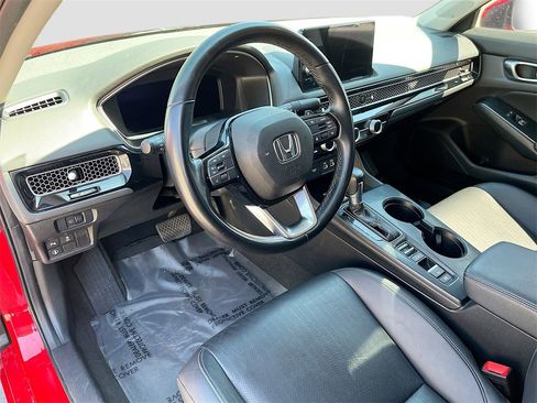 Used 2022 Honda Civic Touring image 9