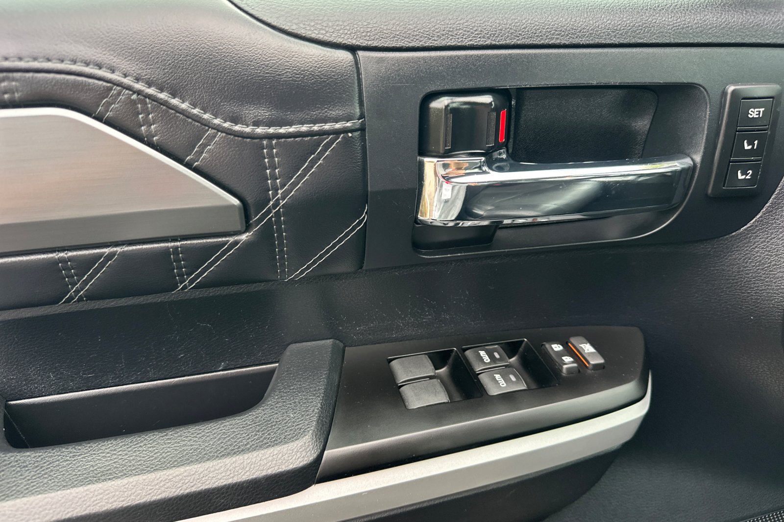 Used 2017 Toyota Tundra Platinum AWD/4WD image 11