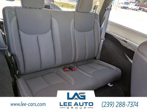 Used 2017 Jeep Wrangler Sahara w/ Connectivity Group image 10