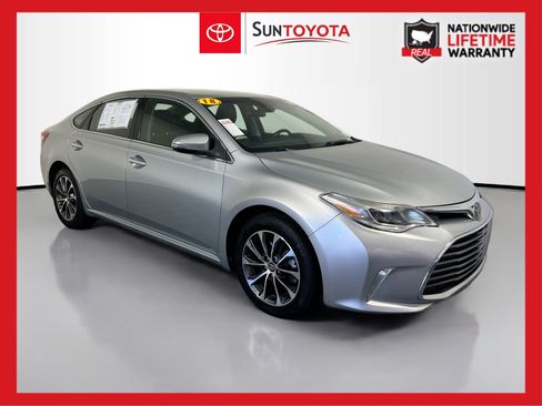 Used 2018 Toyota Avalon XLE image 1