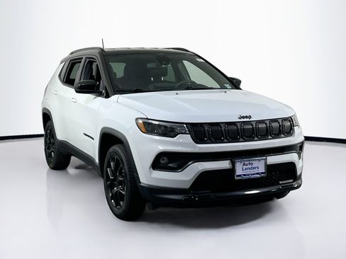 Used 2022 Jeep Compass Latitude AWD/4WD image 3